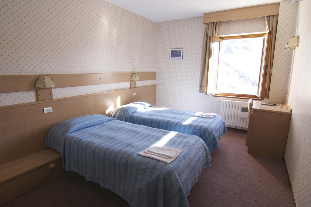 Hotel Folgore Passo Stelvio Room photo